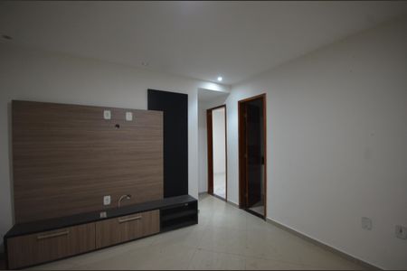 Sala de casa para alugar com 2 quartos, 100m² em Bento Ribeiro, Rio de Janeiro