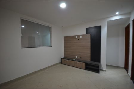 Sala de casa para alugar com 2 quartos, 100m² em Bento Ribeiro, Rio de Janeiro