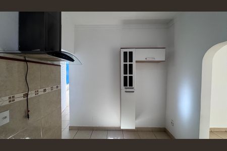 Casa à venda com 130m², 4 quartos e 4 vagas Casa à venda com 130m², 4 quartos e 4 vagasCozinha
