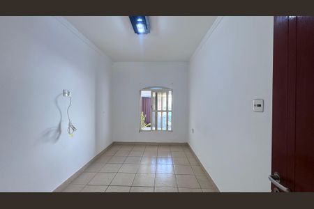 Casa à venda com 130m², 4 quartos e 4 vagas Casa à venda com 130m², 4 quartos e 4 vagasQuarto 1