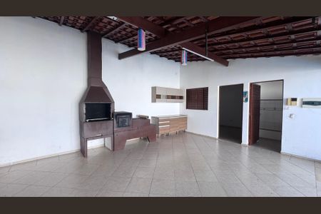 Casa à venda com 130m², 4 quartos e 4 vagas Casa à venda com 130m², 4 quartos e 4 vagasÁrea externa