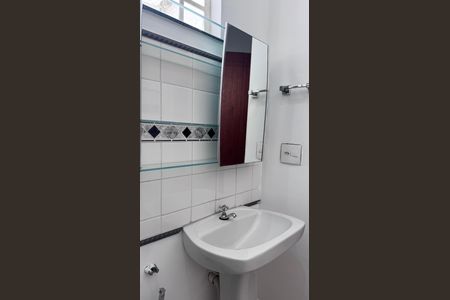 Casa à venda com 130m², 4 quartos e 4 vagas Casa à venda com 130m², 4 quartos e 4 vagasBanheiro da Suíte