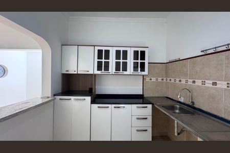 Casa à venda com 130m², 4 quartos e 4 vagas Casa à venda com 130m², 4 quartos e 4 vagasCozinha