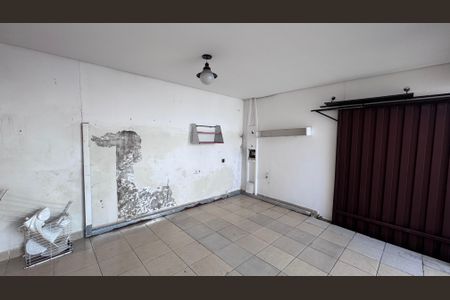 Casa à venda com 130m², 4 quartos e 4 vagas Casa à venda com 130m², 4 quartos e 4 vagasGaragem