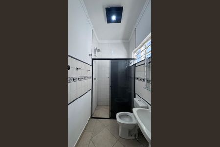 Casa à venda com 130m², 4 quartos e 4 vagas Casa à venda com 130m², 4 quartos e 4 vagasBanheiro da Suíte