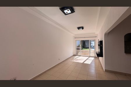 Casa à venda com 130m², 4 quartos e 4 vagas Casa à venda com 130m², 4 quartos e 4 vagasSala