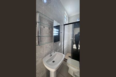 Casa à venda com 130m², 4 quartos e 4 vagas Casa à venda com 130m², 4 quartos e 4 vagasBanheiro Social