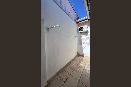 Casa à venda com 130m², 4 quartos e 4 vagas Casa à venda com 130m², 4 quartos e 4 vagasÁrea de Serviço