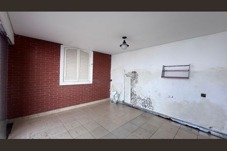 Casa à venda com 130m², 4 quartos e 4 vagas Casa à venda com 130m², 4 quartos e 4 vagasGaragem