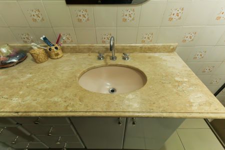 Casa à venda com 132m², 2 quartos e 2 vagasBanheiro