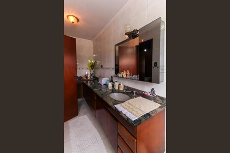 Casa à venda com 132m², 2 quartos e 2 vagasBanheiro da Suíte 