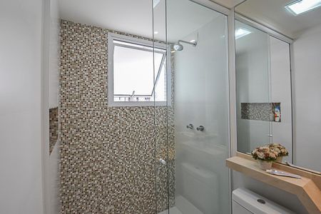 Apartamento à venda com 250m², 3 quartos e 4 vagasBanheiro da Suíte 2