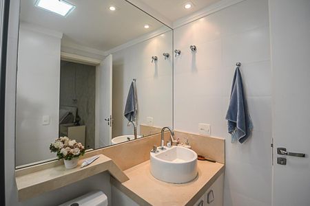 Apartamento à venda com 250m², 3 quartos e 4 vagasBanheiro da Suíte 2