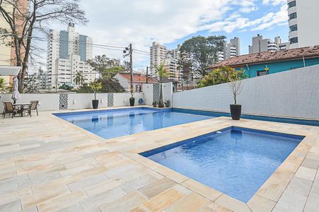 Apartamento à venda com 250m², 3 quartos e 4 vagasÁrea comum - Piscina