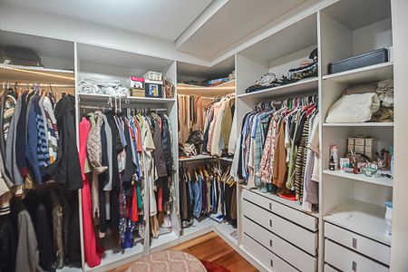 Apartamento à venda com 250m², 3 quartos e 4 vagasCloset da suíte 3