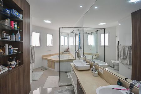 Apartamento à venda com 250m², 3 quartos e 4 vagasBanheiro da Suíte