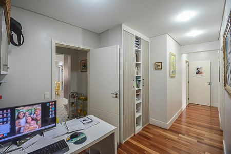 Apartamento à venda com 250m², 3 quartos e 4 vagasCorredor