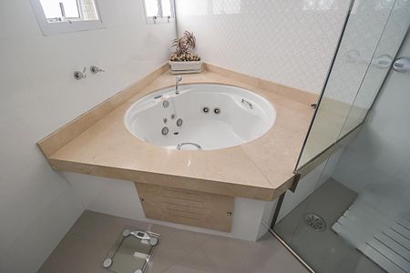 Apartamento à venda com 250m², 3 quartos e 4 vagasBanheiro da Suíte