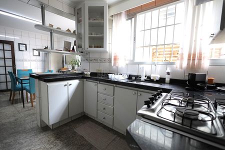 Casa para alugar com 189m², 4 quartos e 2 vagasCozinha