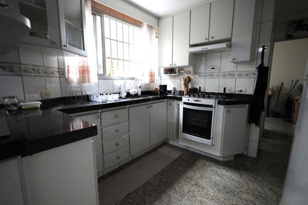 Casa para alugar com 189m², 4 quartos e 2 vagasCozinha