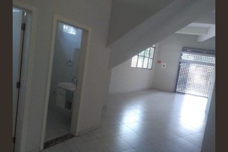 Casa à venda com 3 quartos, 230m² em Parque Sao Domingos, São Paulo