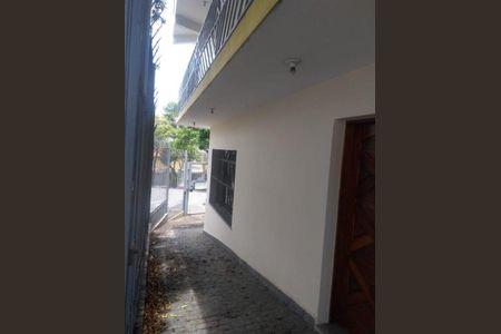 Casa à venda com 3 quartos, 230m² em Parque Sao Domingos, São Paulo