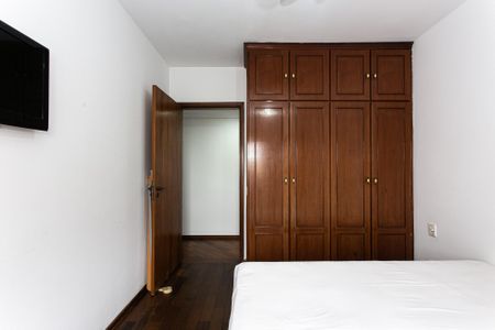 Apartamento à venda com 160m², 4 quartos e 2 vagasQuarto 1