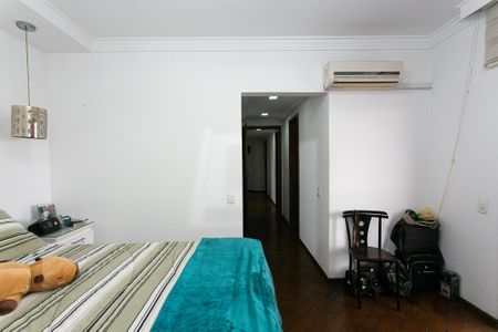 Apartamento à venda com 160m², 4 quartos e 2 vagasSuíte 1