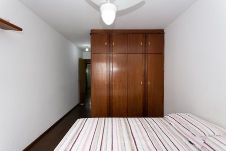 Apartamento à venda com 160m², 4 quartos e 2 vagasQuarto 2