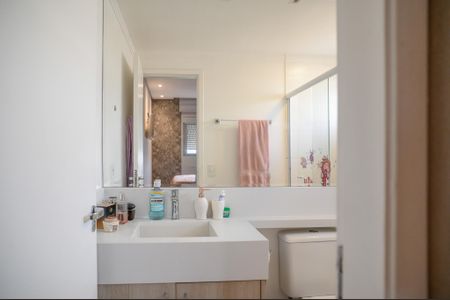 Apartamento à venda com 64m², 2 quartos e 2 vagasBanheiro da Suite