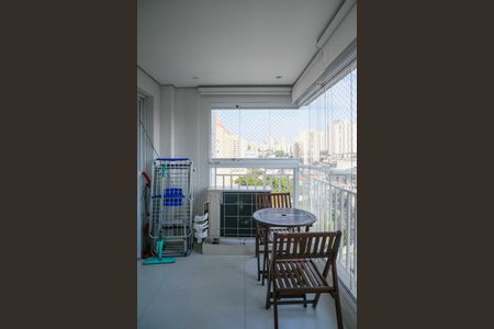 Apartamento à venda com 64m², 2 quartos e 2 vagasVaranda