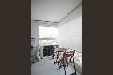 Apartamento à venda com 64m², 2 quartos e 2 vagasVaranda