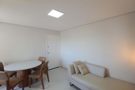 Apartamento para alugar com 60m², 2 quartos e 2 vagasSala