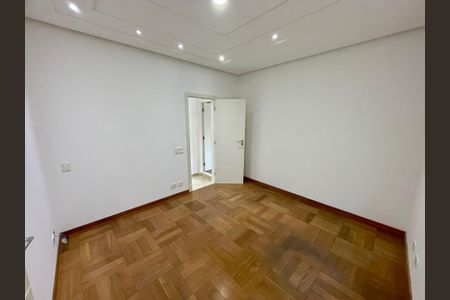 Casa à venda com 380m², 4 quartos e 4 vagas Casa à venda com 380m², 4 quartos e 4 vagasSuíte 1