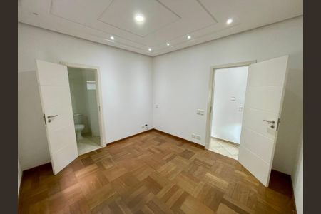 Casa à venda com 380m², 4 quartos e 4 vagas Casa à venda com 380m², 4 quartos e 4 vagasSuíte 1