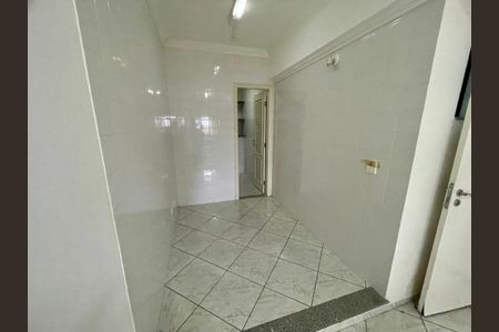 Casa à venda com 380m², 4 quartos e 4 vagas Casa à venda com 380m², 4 quartos e 4 vagasQuarto