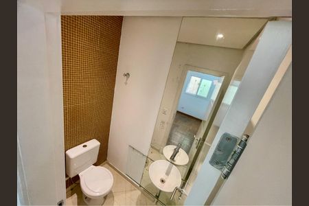 Casa à venda com 380m², 4 quartos e 4 vagas Casa à venda com 380m², 4 quartos e 4 vagasLavabo 2