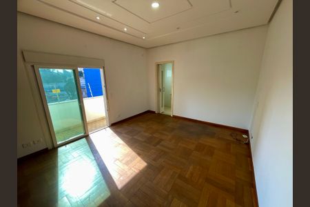 Casa à venda com 380m², 4 quartos e 4 vagas Casa à venda com 380m², 4 quartos e 4 vagasSuíte 2