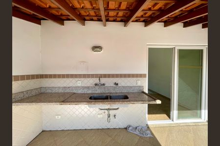 Casa à venda com 380m², 4 quartos e 4 vagas Casa à venda com 380m², 4 quartos e 4 vagasQuintal