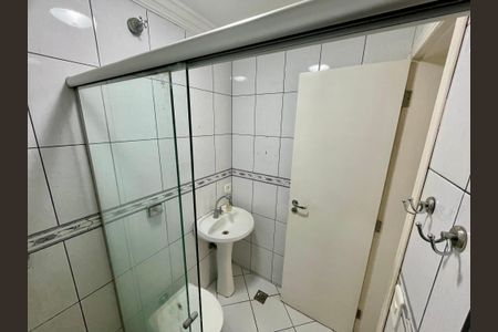 Casa à venda com 380m², 4 quartos e 4 vagas Casa à venda com 380m², 4 quartos e 4 vagasBanheiro