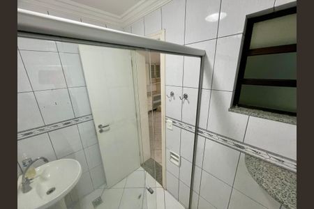 Casa à venda com 380m², 4 quartos e 4 vagas Casa à venda com 380m², 4 quartos e 4 vagasBanheiro