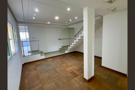 Casa à venda com 380m², 4 quartos e 4 vagas Casa à venda com 380m², 4 quartos e 4 vagasSala 2