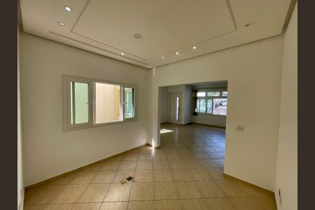 Casa à venda com 380m², 4 quartos e 4 vagas Casa à venda com 380m², 4 quartos e 4 vagasSala de Jantar