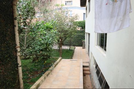 Casa para alugar com 278m², 4 quartos e 2 vagasQuintal