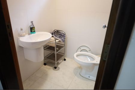 Casa para alugar com 278m², 4 quartos e 2 vagasBanheiro