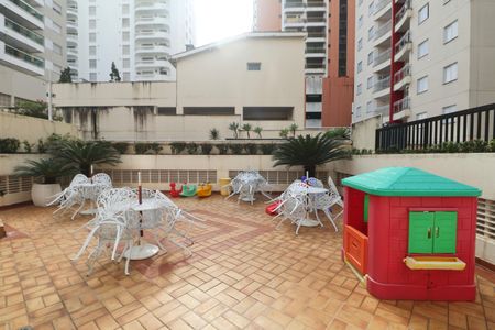 Apartamento para alugar com 80m², 2 quartos e 2 vagasÁrea comum - Playground