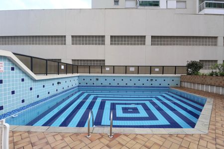 Apartamento para alugar com 80m², 2 quartos e 2 vagasÁrea comum - Piscina