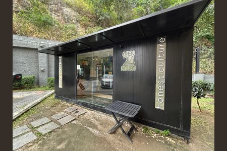 Apartamento à venda com 42m², 2 quartos e sem vagaÁrea comum