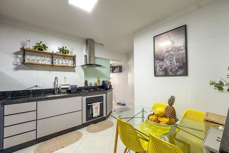 Apartamento à venda com 113m², 3 quartos e 2 vagas Apartamento à venda com 113m², 3 quartos e 2 vagasCozinha