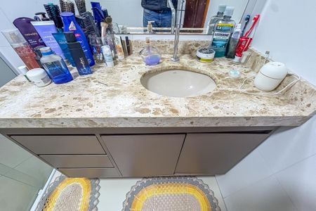 Apartamento à venda com 113m², 3 quartos e 2 vagas Apartamento à venda com 113m², 3 quartos e 2 vagasBanheiro da Suíte